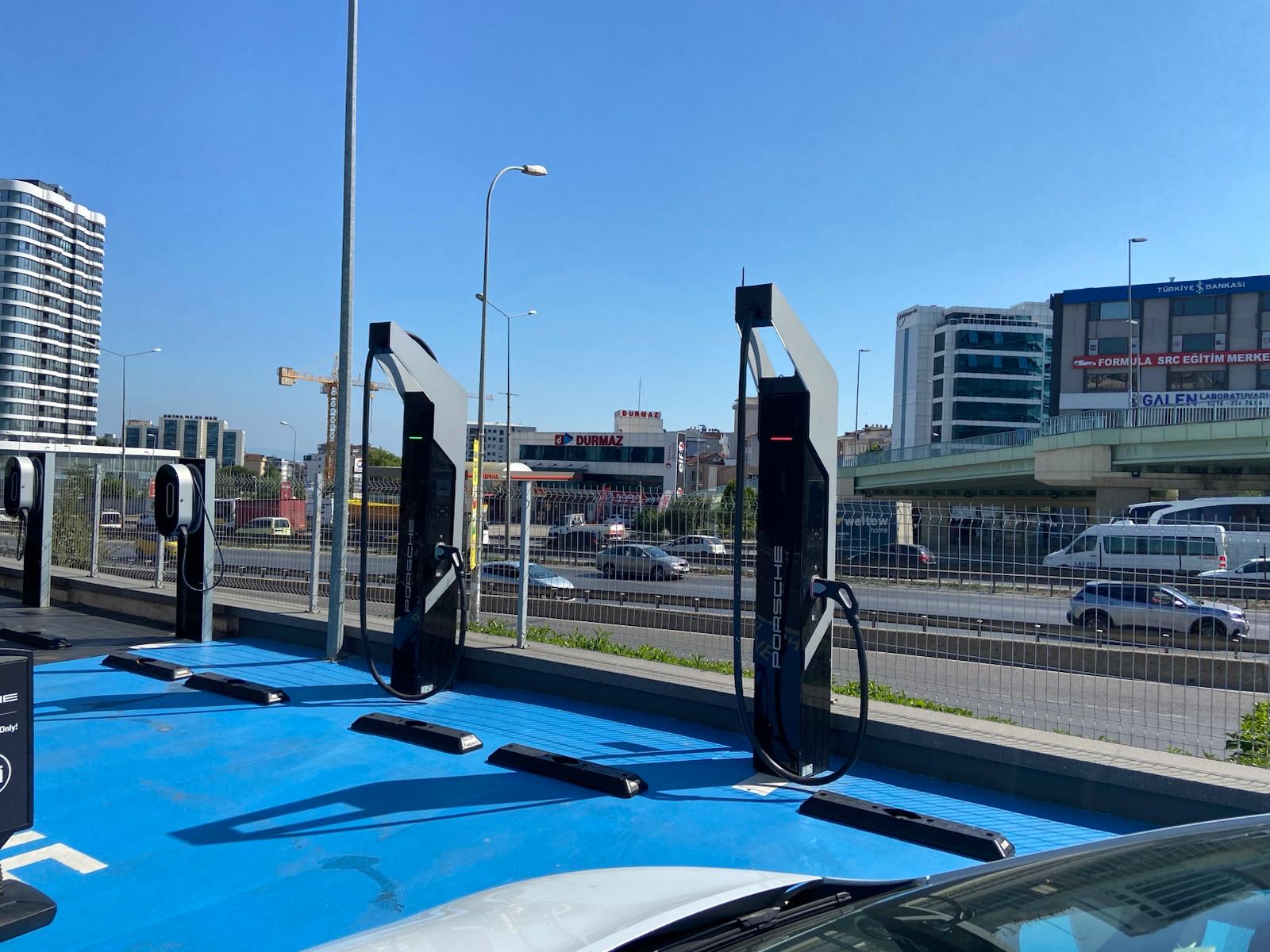 Porsche Şarj İstasyonu